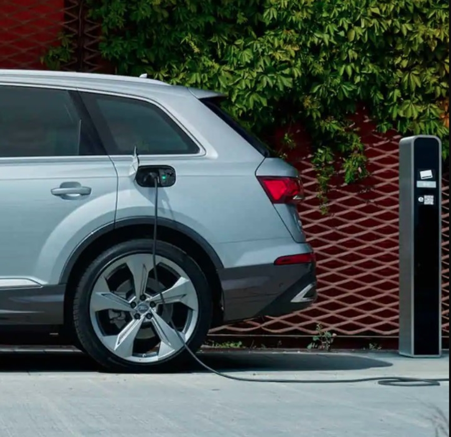 รูปภาพ อาวดี้ Audi Q7 60 TFSI e quattro S line Black Edition ปี 2022