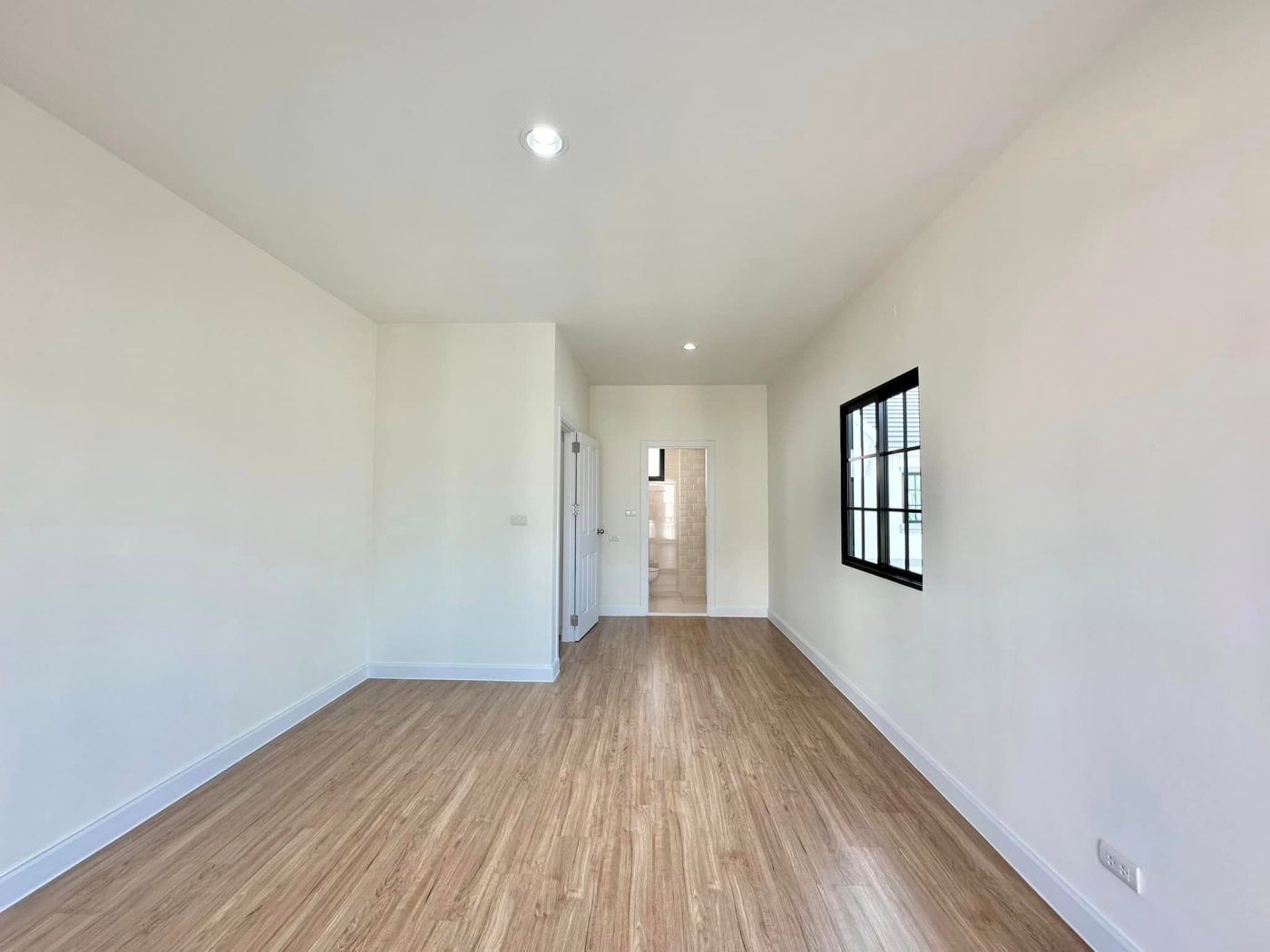 รูปภาพ ทรอฟี บ้านโพธิ์ (Trofy Baan Pho)