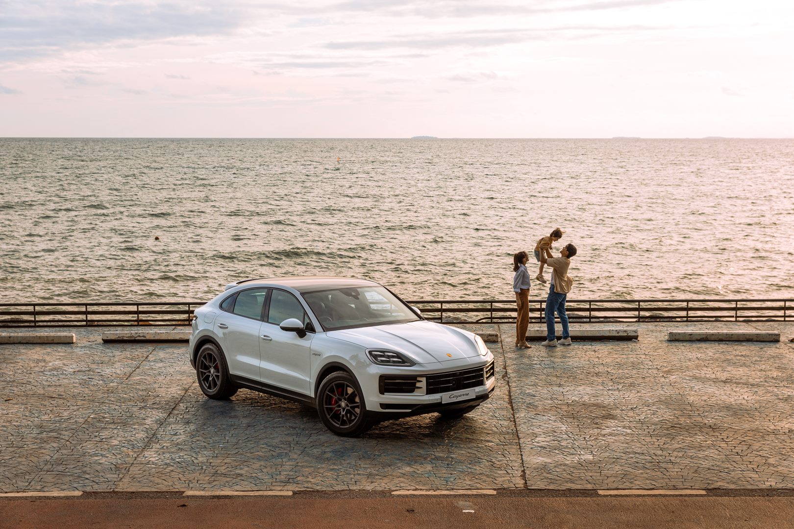 รูปภาพ ปอร์เช่ Porsche Cayenne S E-Hybrid Coupé ปี 2024