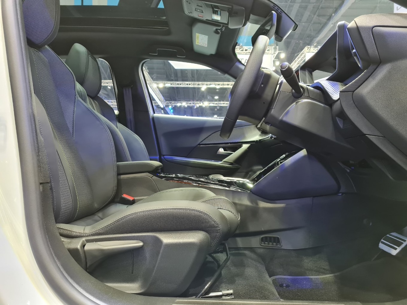 รูปภาพ เปอโยต์ Peugeot 2008 e-2008 Full Electric ปี 2023