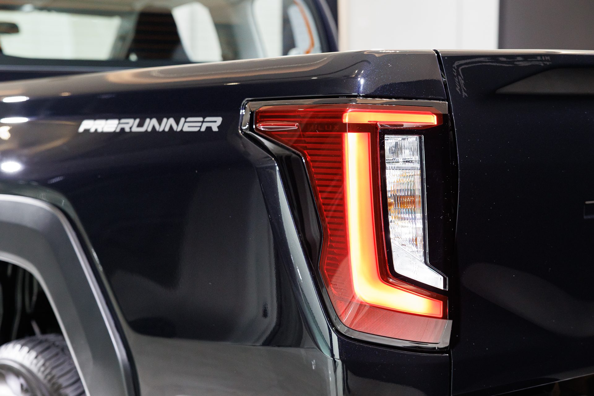 รูปภาพ โตโยต้า Toyota Hilux Travo Smart Cab Prerunner 2.8 Smart AT ปี 2025