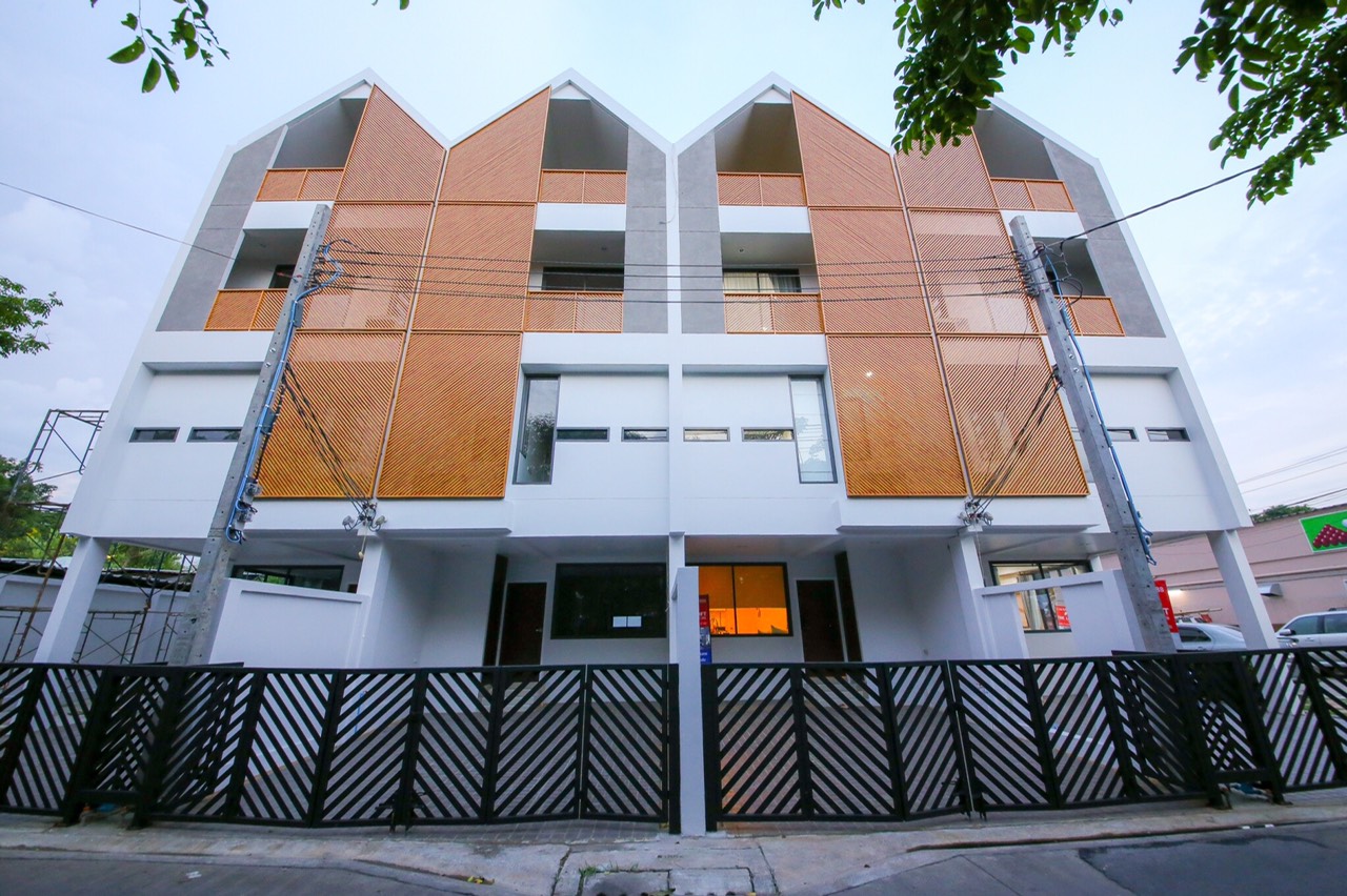 รูปภาพ เดอะ ลอฟท์ บาย ไอเซ็น นาคนิวาส 48 (The Loft by I-ZEN Nakniwat 48)