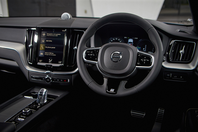 รูปภาพ วอลโว่ Volvo XC60 Recharge T8 AWD R-Design Expression ปี 2020