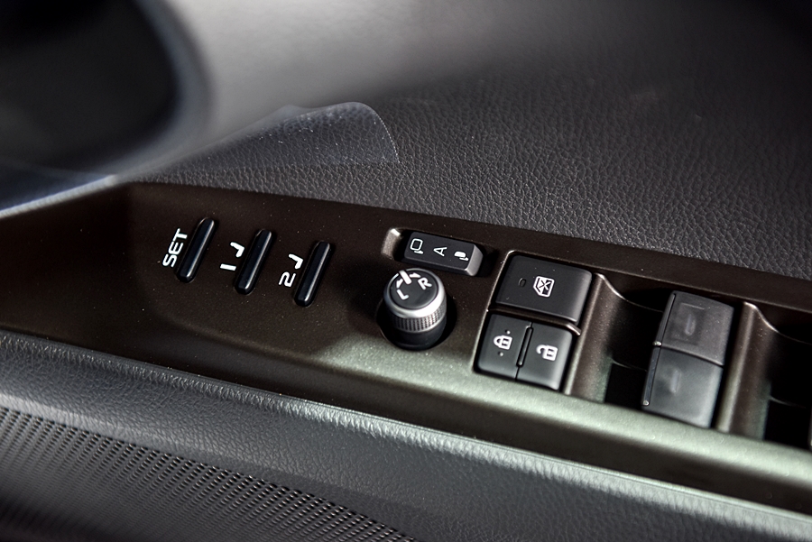 รูปภาพ โตโยต้า Toyota Camry 2.5 HEV Premium Luxury ปี 2021