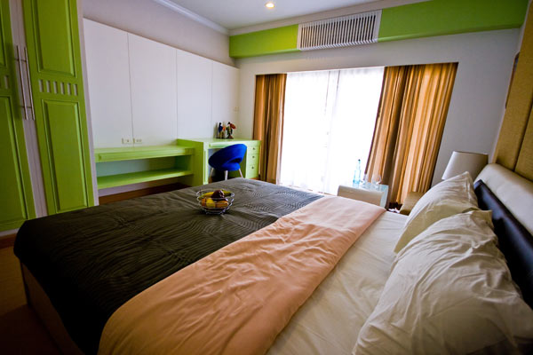 รูปภาพ เดอะ กรีนเพลส คอนโดมิเนียม (The Green Place Condominium)