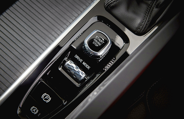 รูปภาพ วอลโว่ Volvo XC60 D4 AWD Momentum ปี 2020