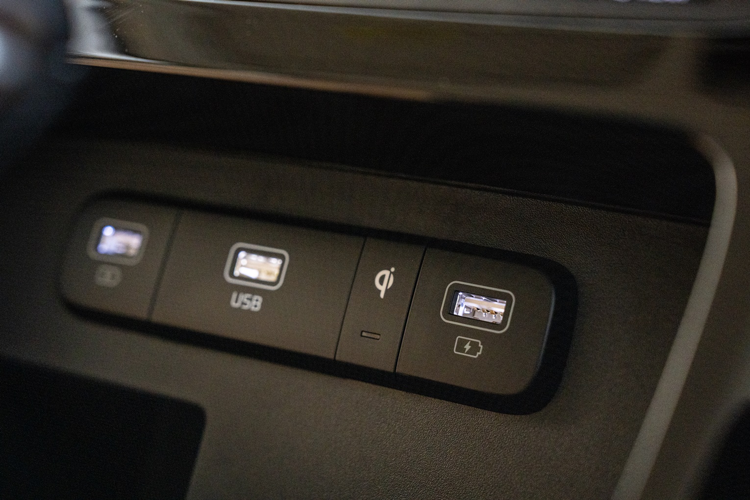 รูปภาพ เกีย KIA Carnival LX ปี 2023