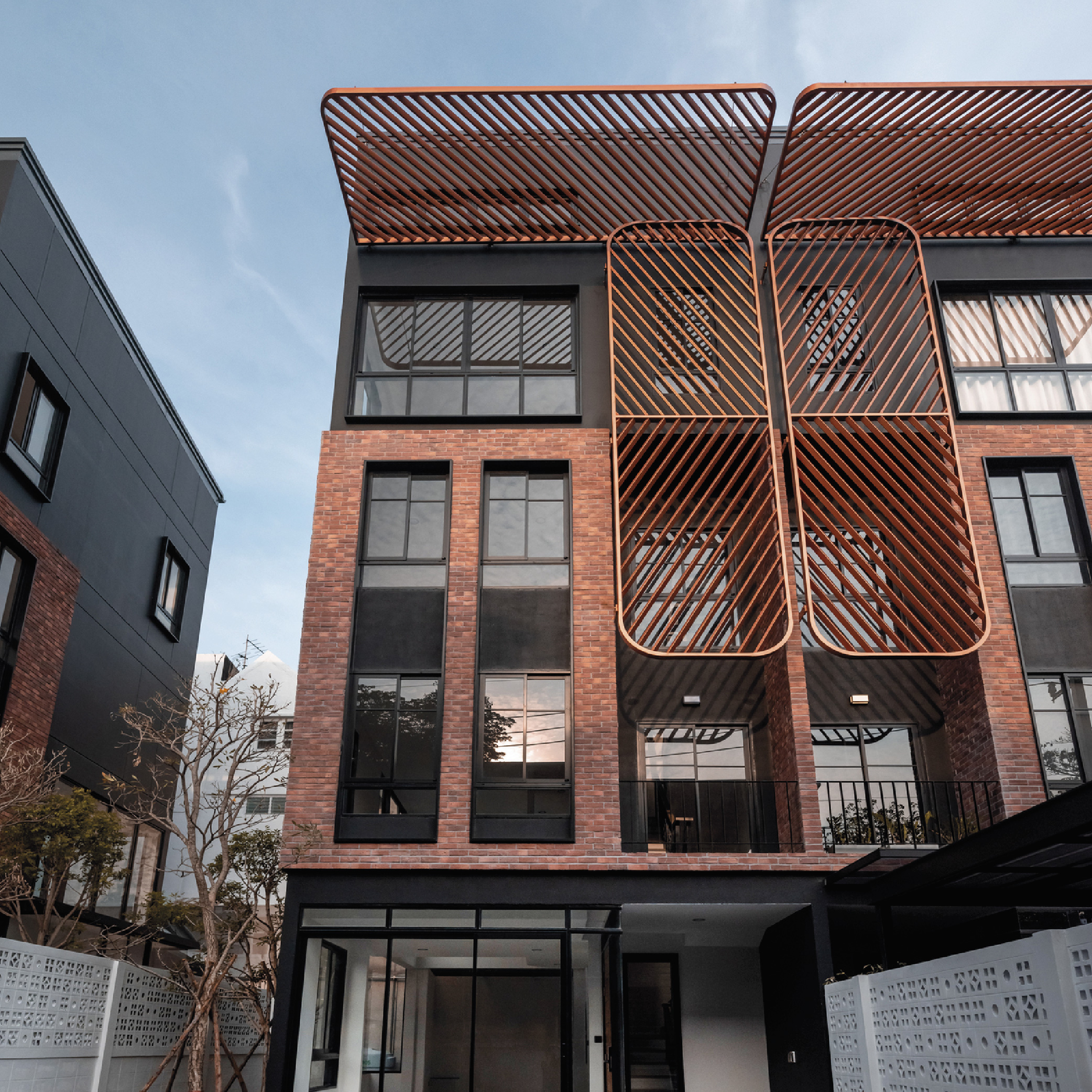 รูปภาพ บริทลอฟท์ เกษตร - พหล (Britloft Kaset - Phahon)