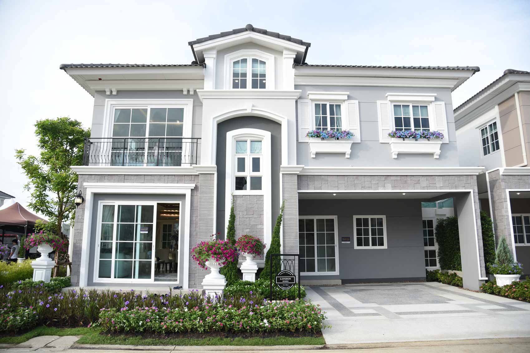 รูปภาพ โกลเด้น นีโอ สาทร (Golden Neo Sathorn)