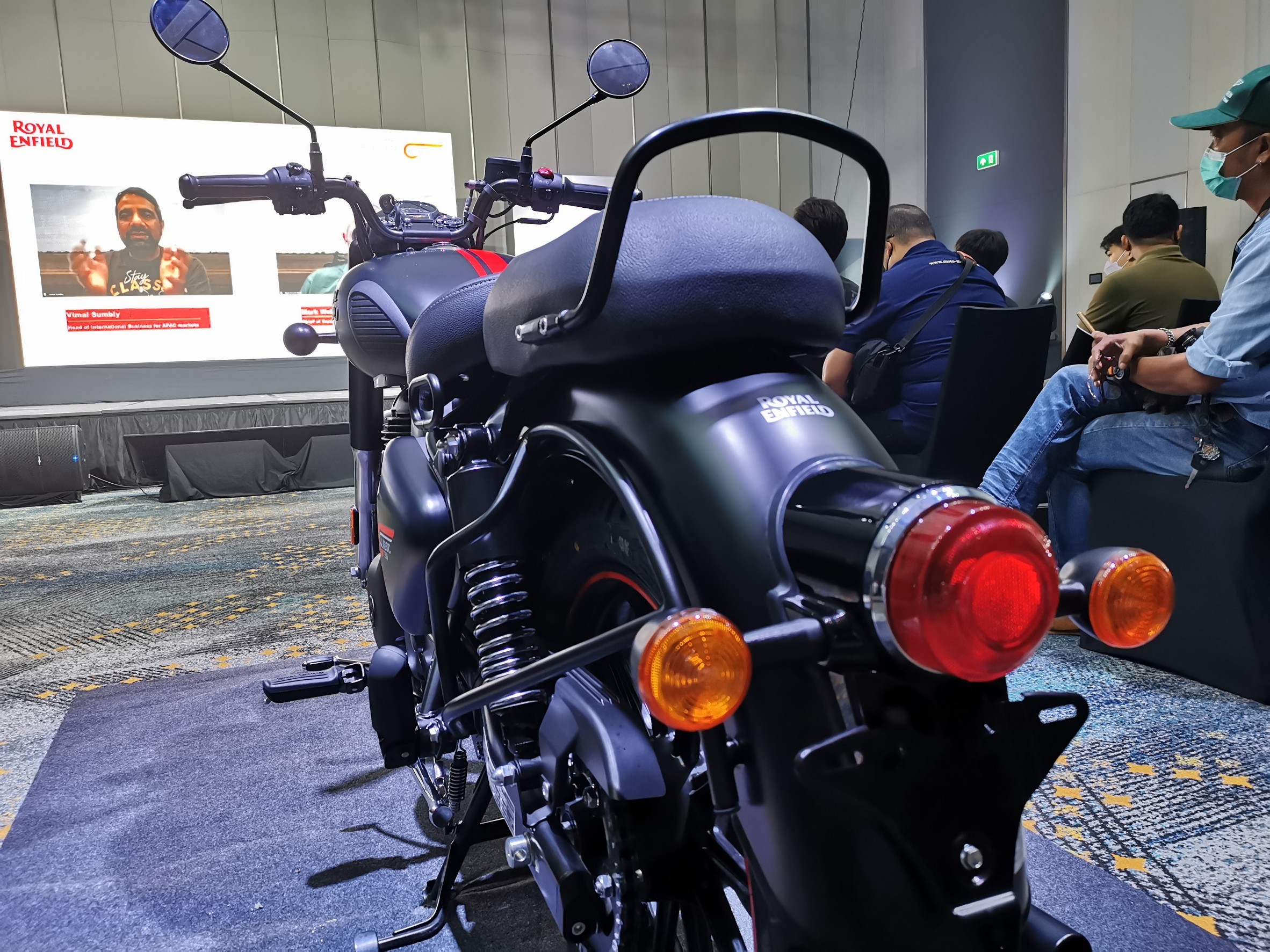 รูปภาพ โรยัล เอ็นฟีลด์ Royal Enfield Classic 350 DARK ปี 2022