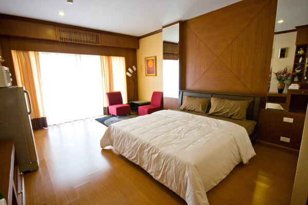 รูปภาพ เดอะ กรีนเพลส คอนโดมิเนียม (The Green Place Condominium)