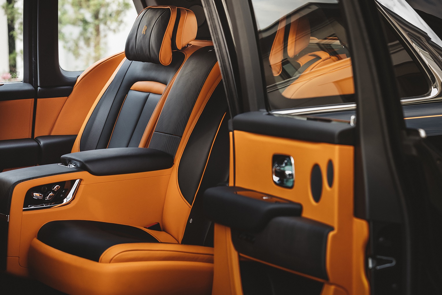 รูปภาพ โรลส์-รอยซ์ Rolls-Royce Cullinan SUV ปี 2023