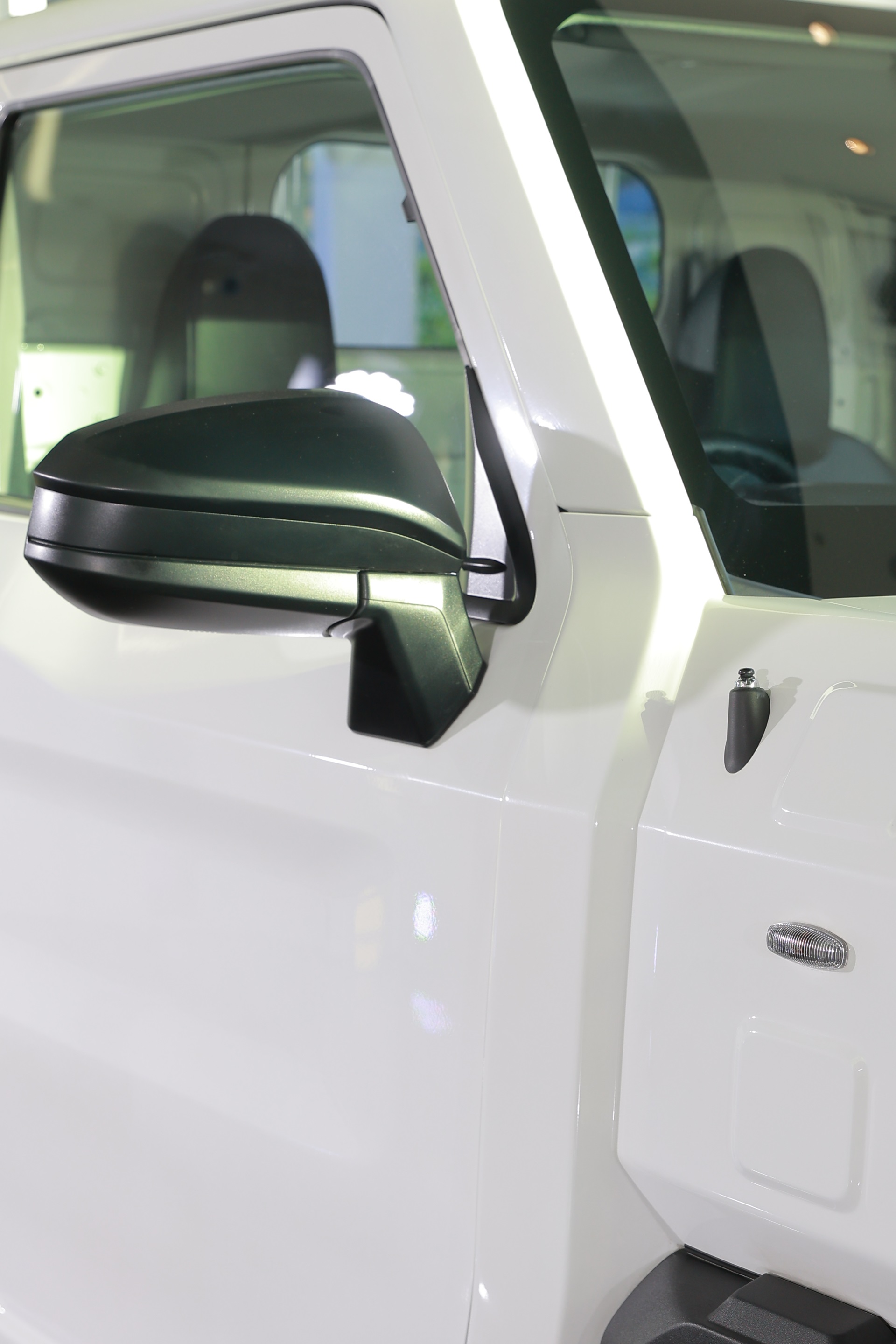 รูปภาพ โตโยต้า Toyota Hiliux Champ 2.4 Diesel AT LWB ปี 2023