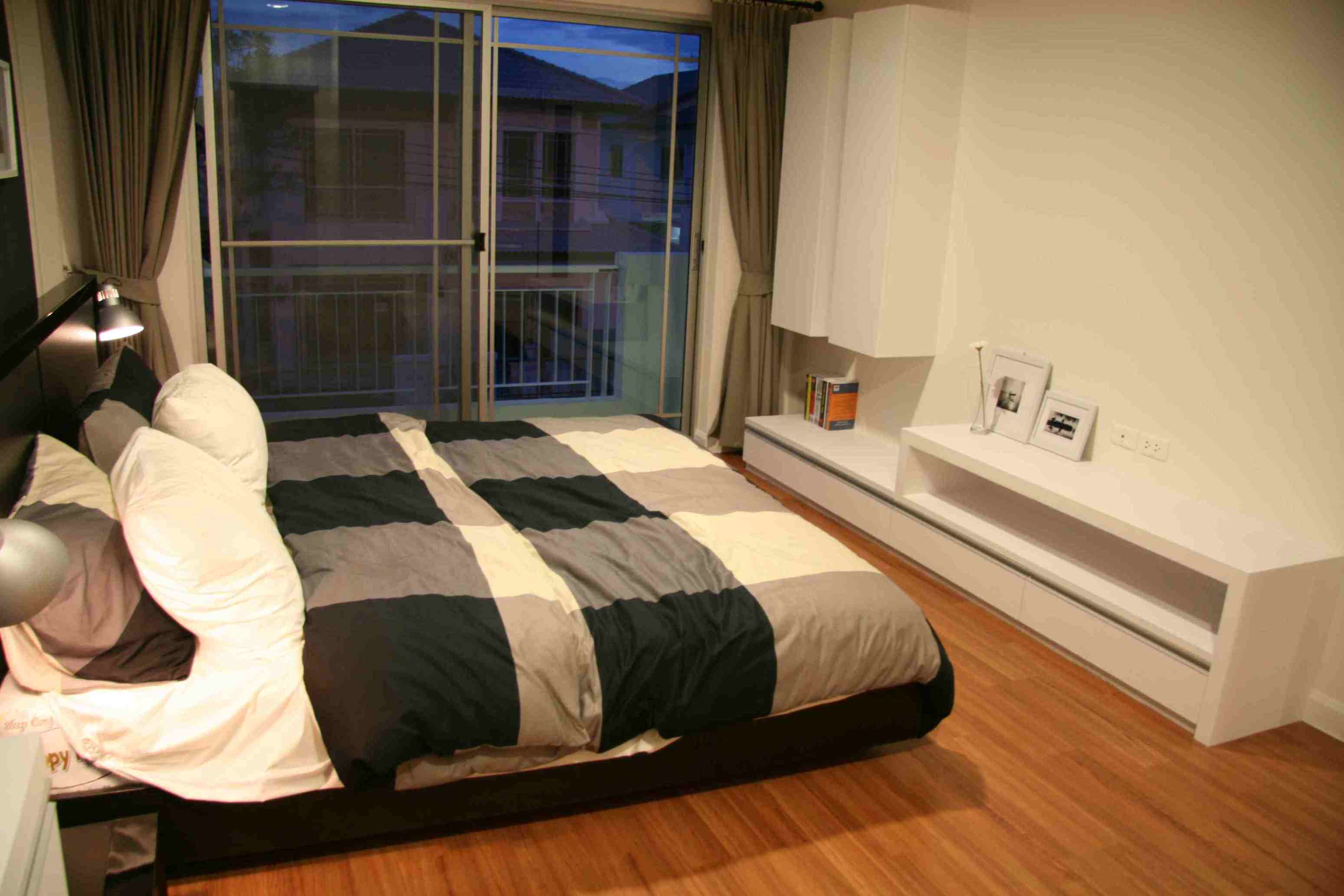 รูปภาพ นันทวัน ศรีนครินทร์ (Nanthawan Srinakarin)