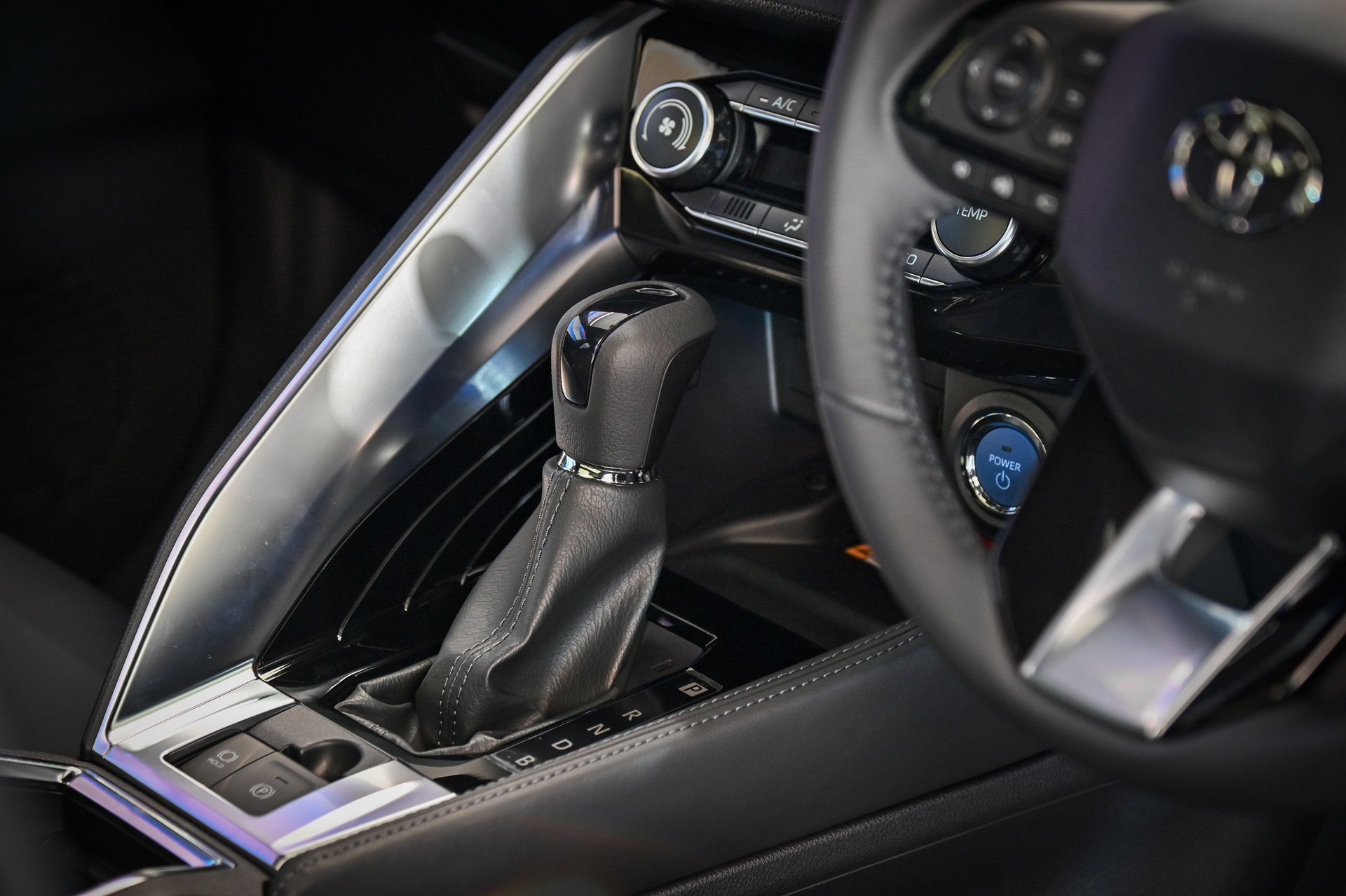 รูปภาพ โตโยต้า Toyota Yaris Cross HEV Premium Luxury ปี 2023