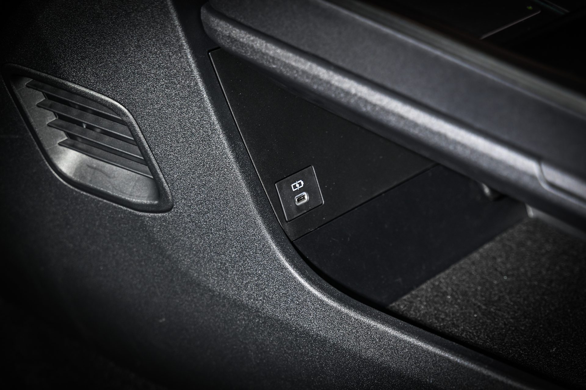 รูปภาพ โตโยต้า Toyota bZ bZ4X FWD ปี 2025