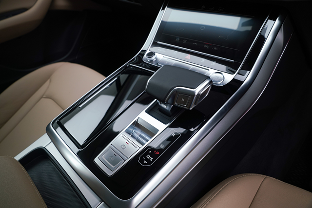 รูปภาพ อาวดี้ Audi Q7 45 TDI quattro S line MY20 ปี 2020