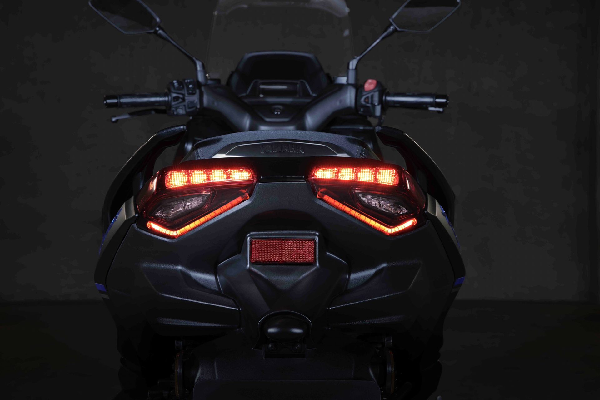 รูปภาพ ยามาฮ่า Yamaha XMAX Connected ปี 2025