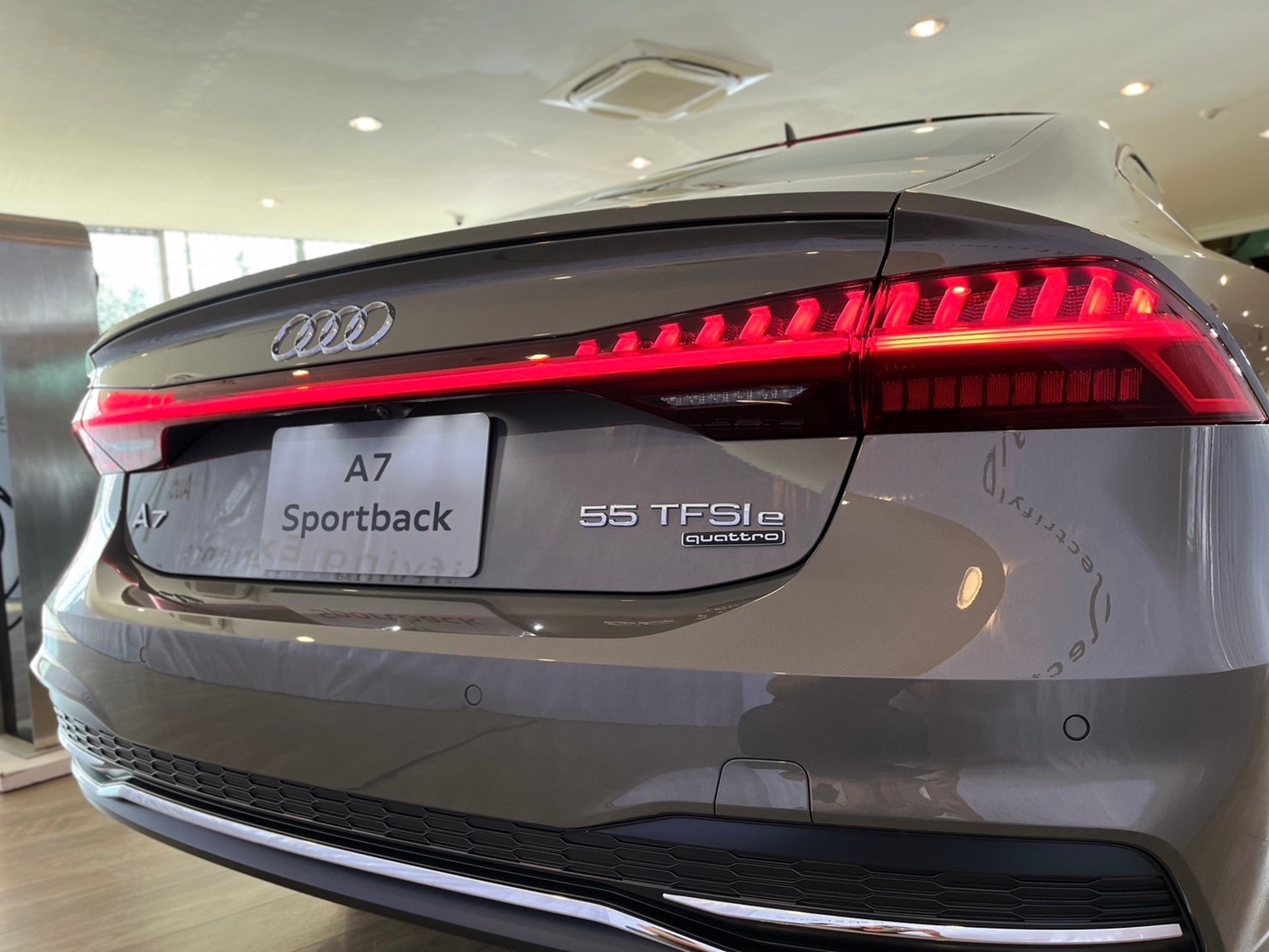 รูปภาพ อาวดี้ Audi A7 Sportback 55 TFSI e quattro S line ปี 2023