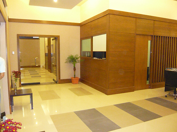 รูปภาพ เดอะ ทรีโอ (The Trio)