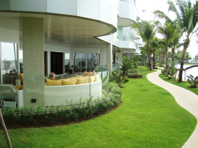 รูปภาพ โอเชียน เอจ (Ocean's Edge)