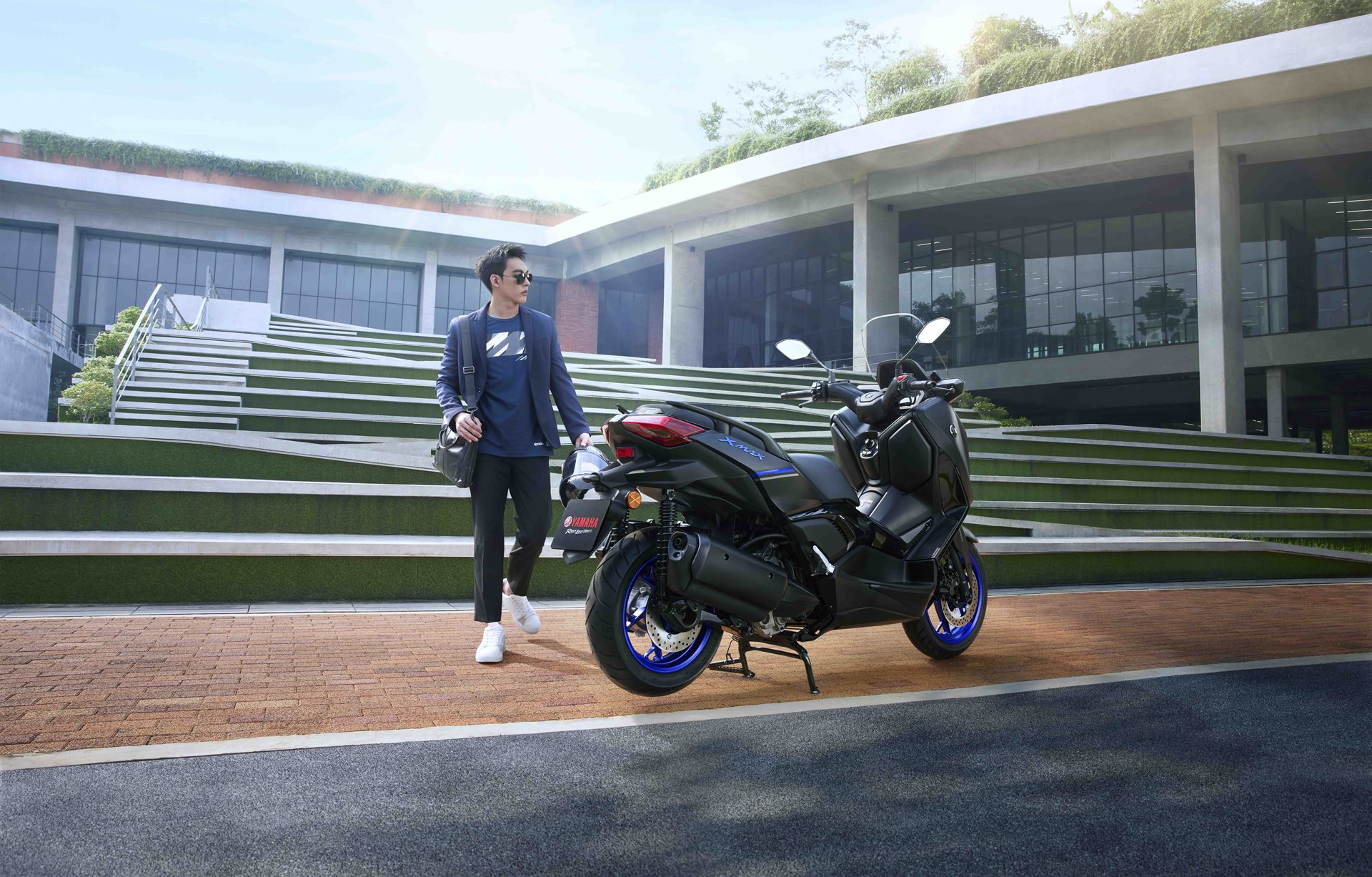 รูปภาพ ยามาฮ่า Yamaha XMAX Connected ปี 2024