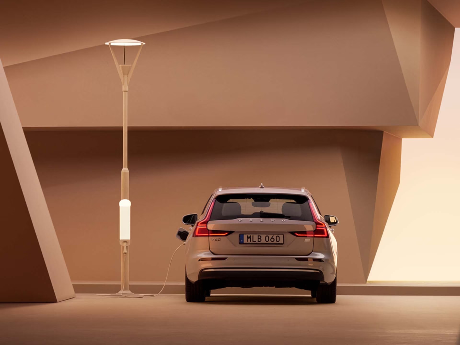 รูปภาพ วอลโว่ Volvo V60 Recharge Plus T8 Plug-in Hybrid Bright ปี 2023