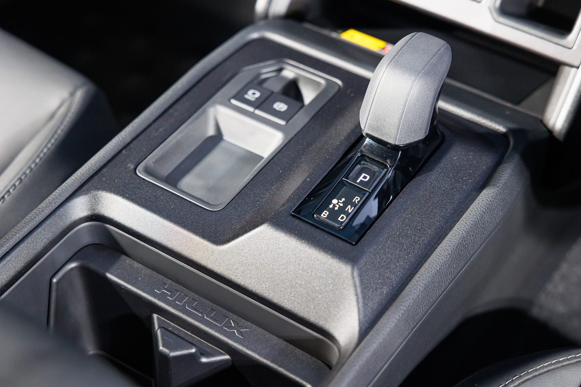 รูปภาพ โตโยต้า Toyota Hilux Travo -e Double Cab 4TREX ปี 2025