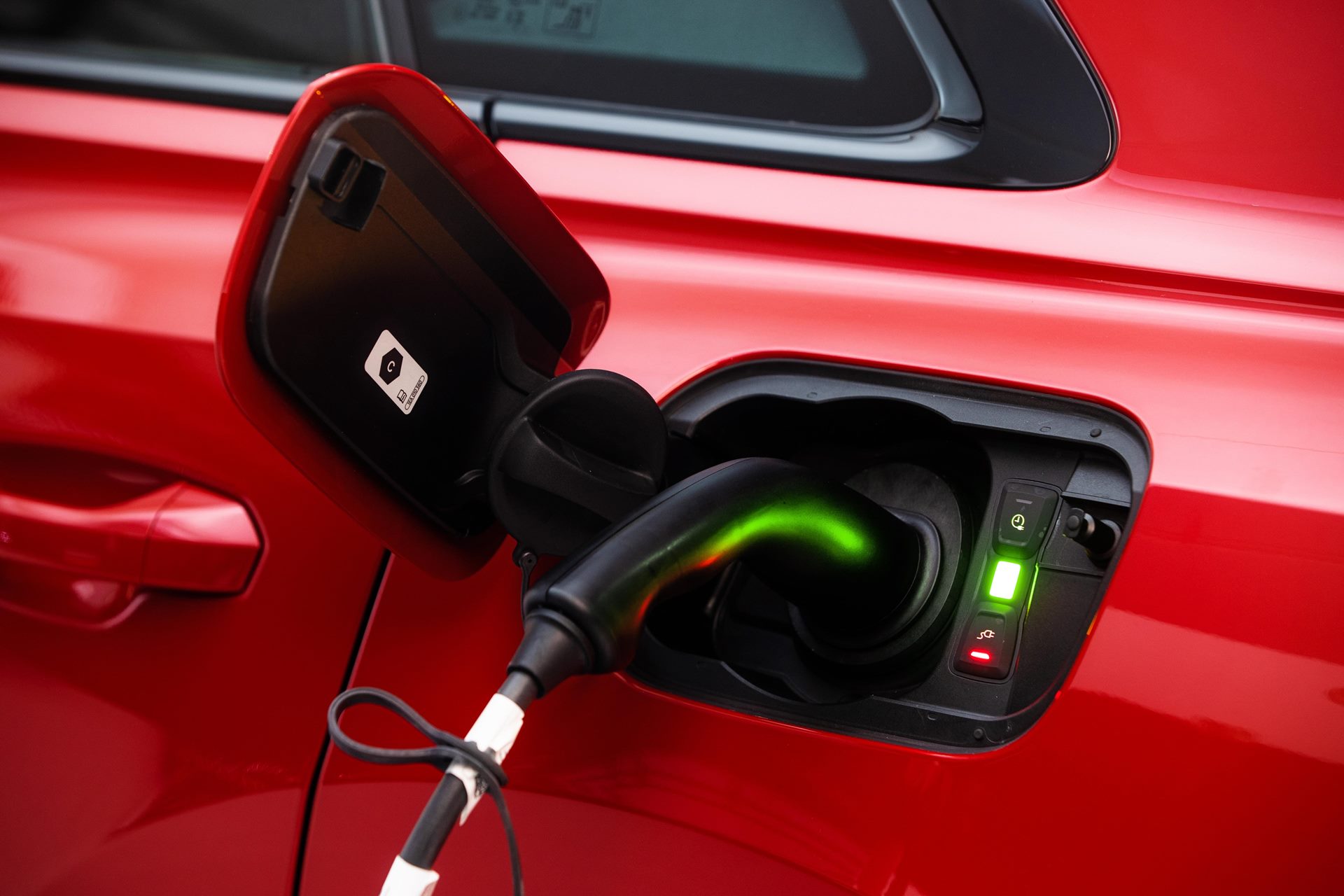 รูปภาพ อาวดี้ Audi Q8 TFSI e quattro S line edition one ปี 2024