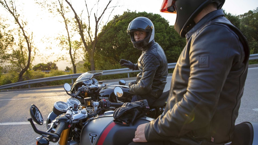 รูปภาพ ไทรอัมพ์ Triumph Thruxton RS ปี 2021