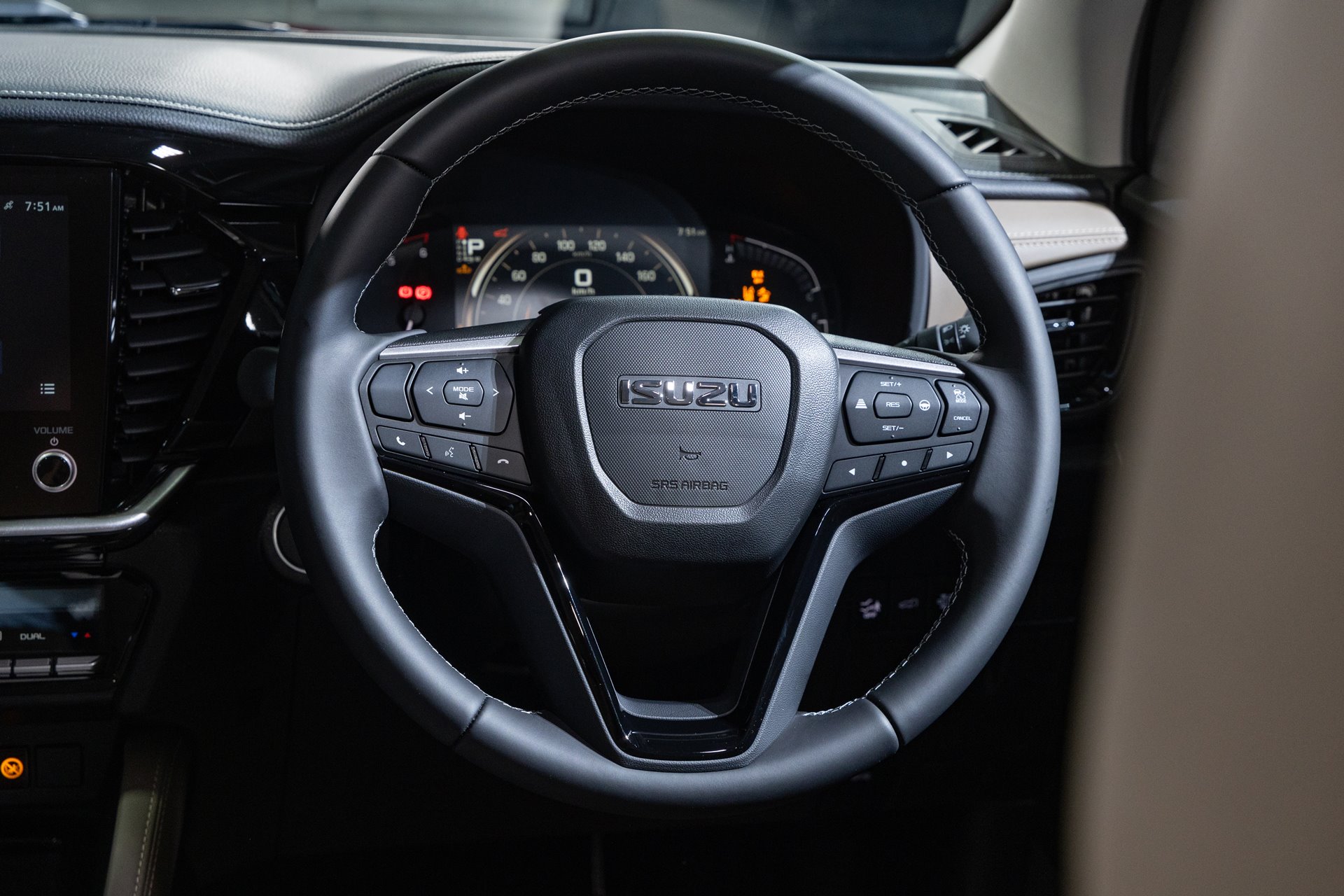 รูปภาพ อีซูซุ Isuzu MU-X 4x2 1.9 Ultimate A/T ปี 2024