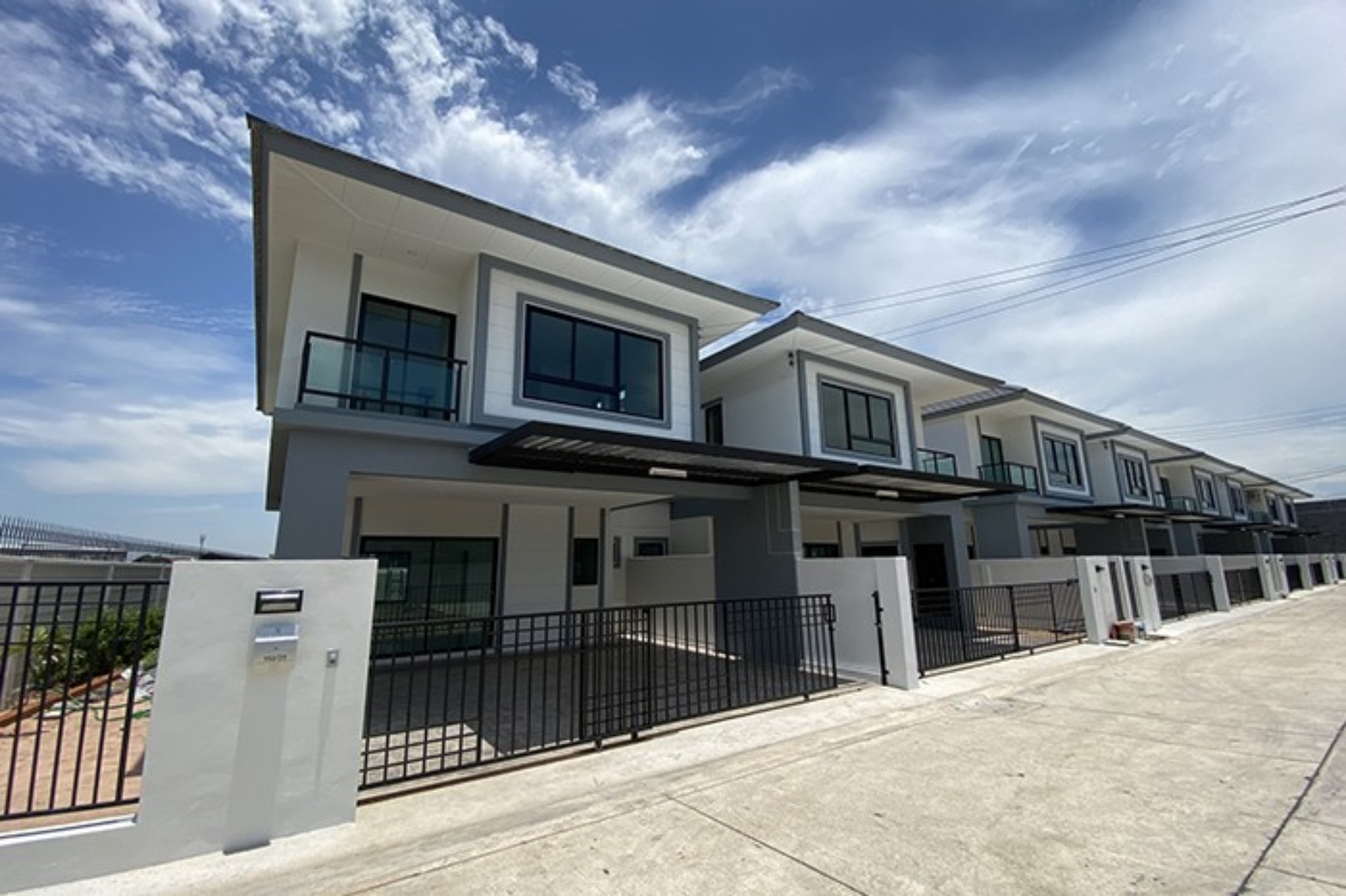 รูปภาพ เดอะ นิว ไลฟ์ แอท พัฒนา 3 (The New Life at Phatthana 3)