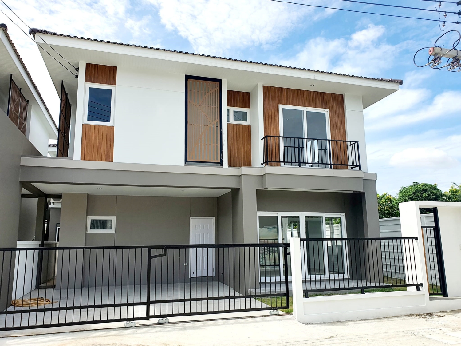 รูปภาพ นลินธารา รังสิต-บางพูน (Narinthara Rangsit-Bangpoon)