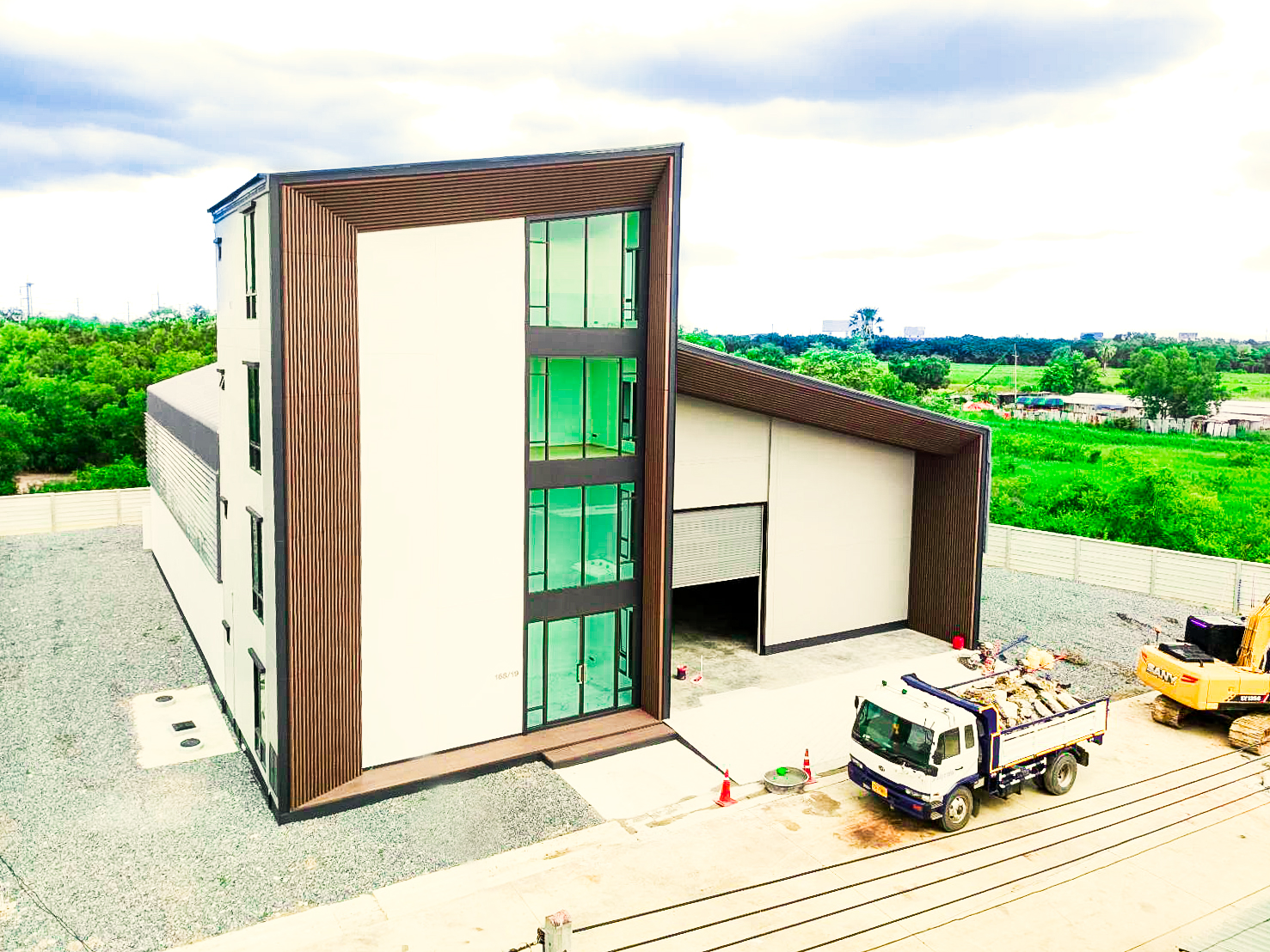 รูปภาพ แฟคทอรี่ยาร์ด @ ลำลูกกา (Factory Yard @ Lamlukka)