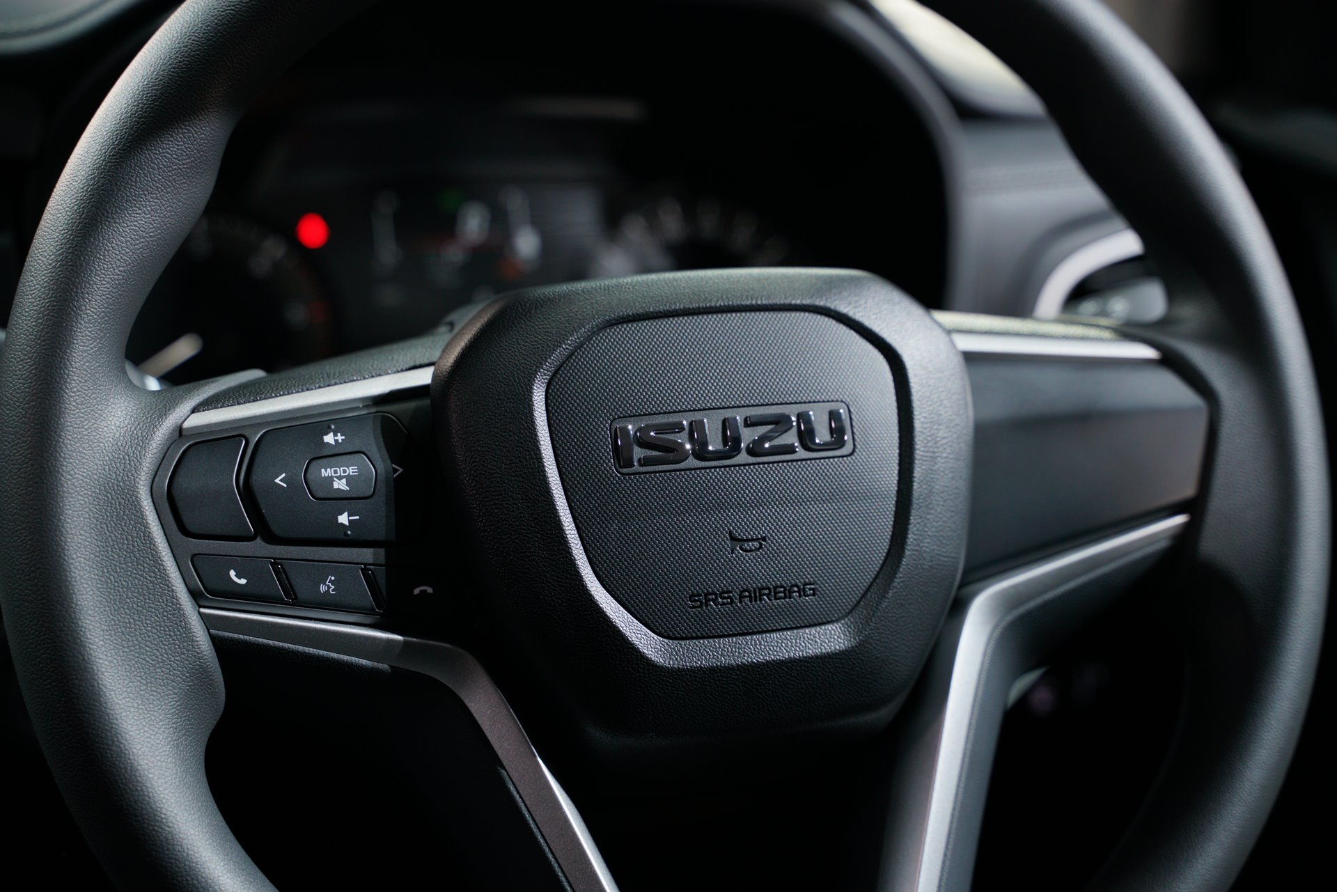 รูปภาพ อีซูซุ Isuzu MU-X 4x2 1.9 Active A/T ปี 2024