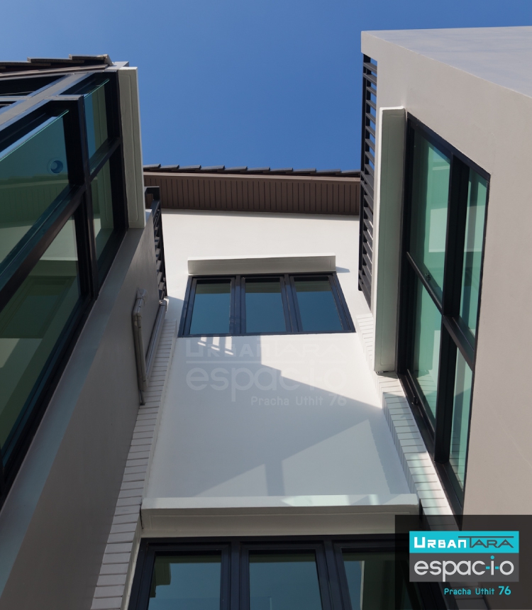 รูปภาพ เออเบิร์นธารา เอสพาสิโอ ประชาอุทิศ 76 (UrbanTara espac-i-o Pracha-uthit 76)