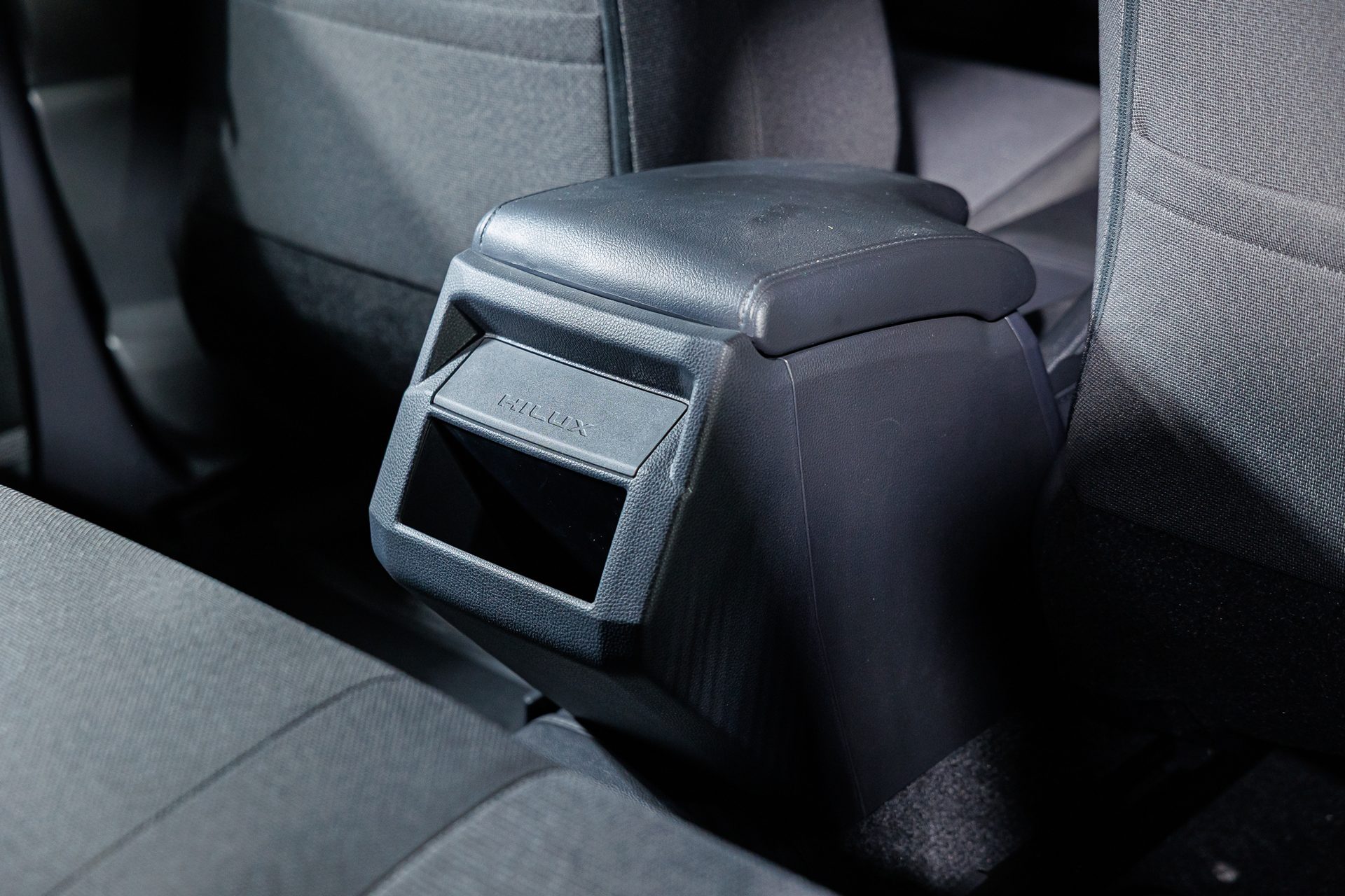 รูปภาพ โตโยต้า Toyota Hilux Travo Double Cab Prerunner 2.8 Smart AT ปี 2025