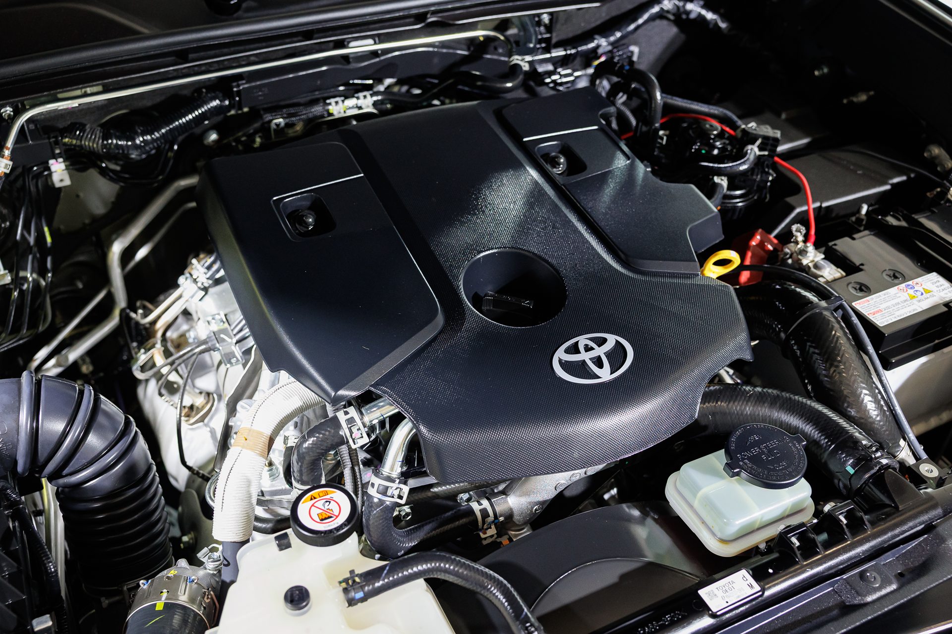 รูปภาพ โตโยต้า Toyota Hilux Travo Smart Cab Prerunner 2.8 Smart AT ปี 2025