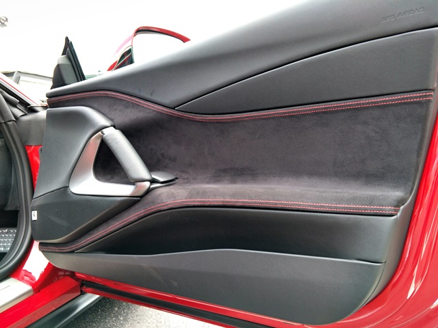 รูปภาพ เฟอร์รารี่ Ferrari 812 Superfast V12 ปี 2017