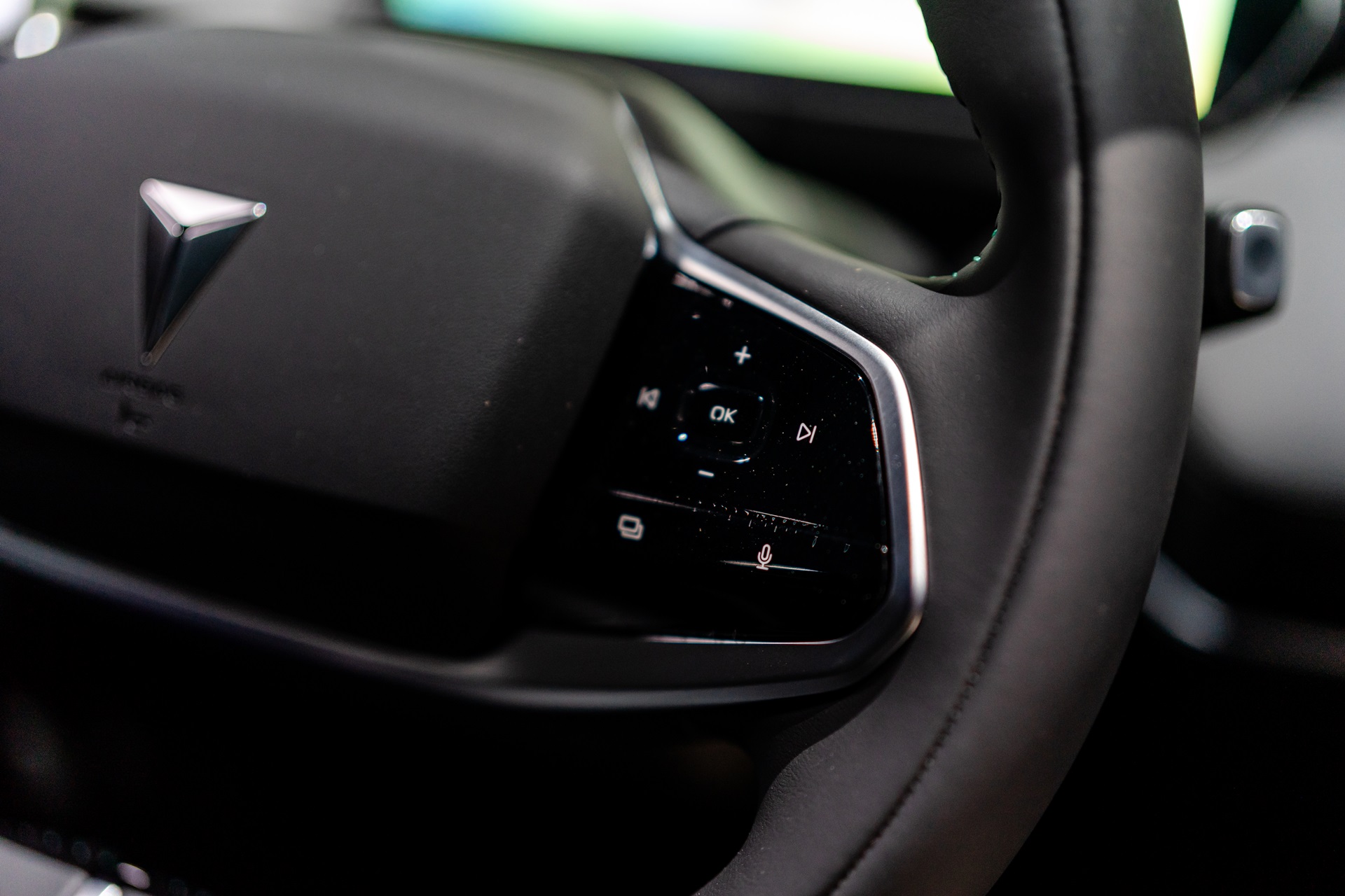 รูปภาพ ดีพอล Deepal LO7 Standard ปี 2023