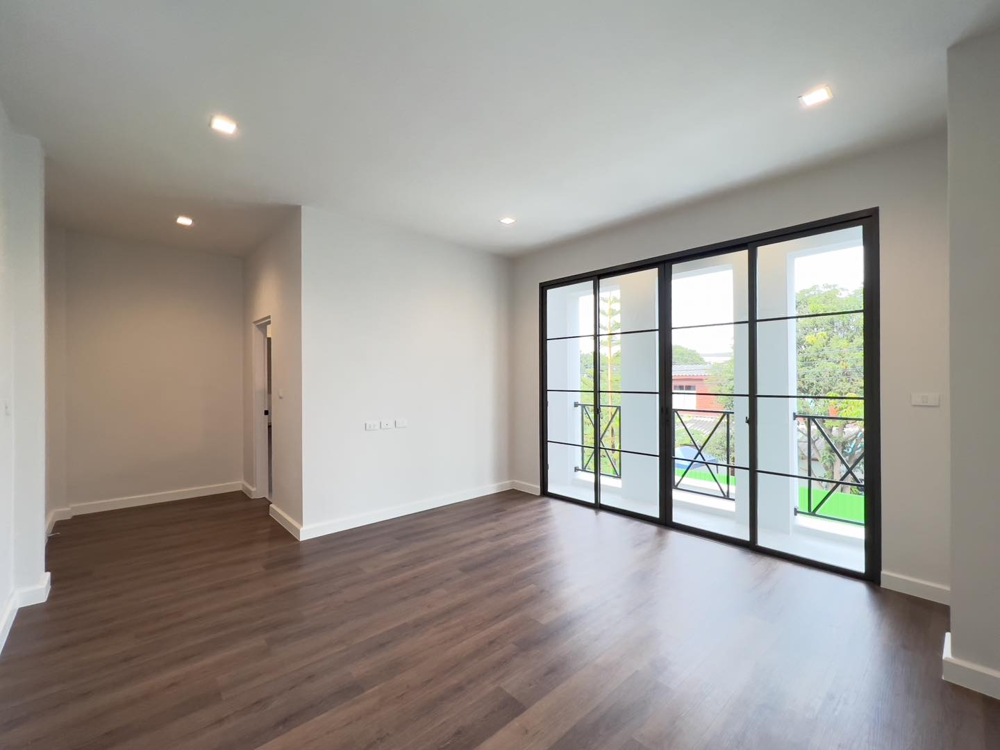 รูปภาพ โมโนส ราชพฤกษ์-พระราม 5 (MONOS Ratchaphruek-Rama 5)