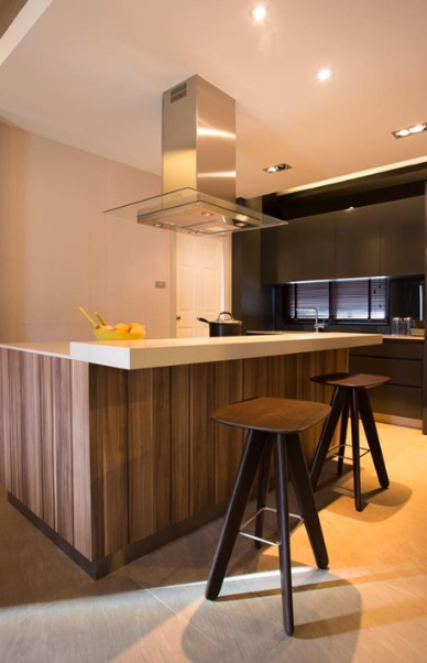 รูปภาพ ปุณณกัณฑ์ เออบาน่า (Poonakan Urbana)