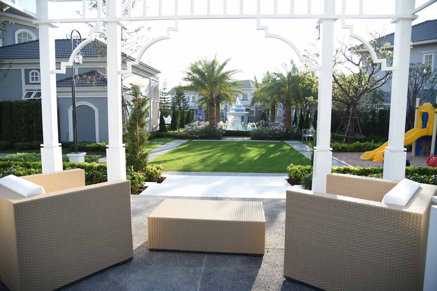 รูปภาพ โกลเด้น นีโอ รามอินทรา - วงแหวน (Golden Neo Ramintra - Wongwaen)