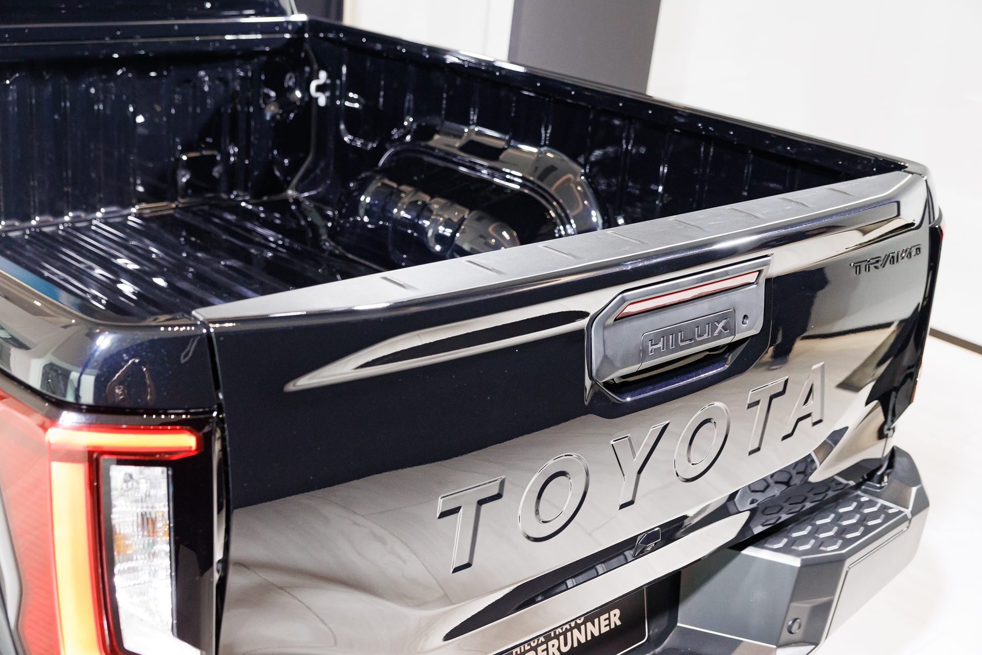 รูปภาพ โตโยต้า Toyota Hilux Travo Smart Cab Prerunner 2.8 Smart MT ปี 2025