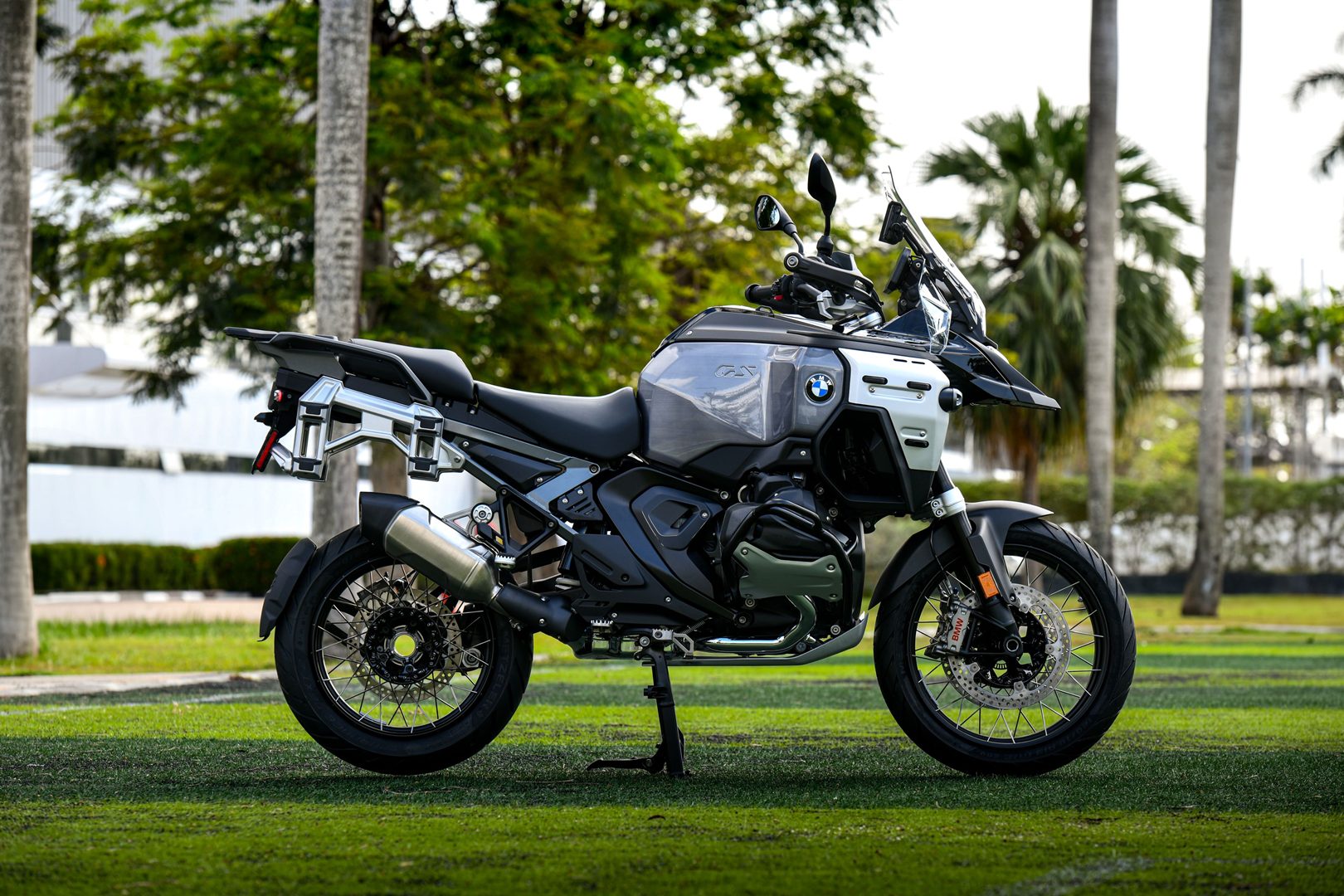 รูปภาพ บีเอ็มดับเบิลยู BMW R R 1300 GS Adventure GS Trophy ปี 2025