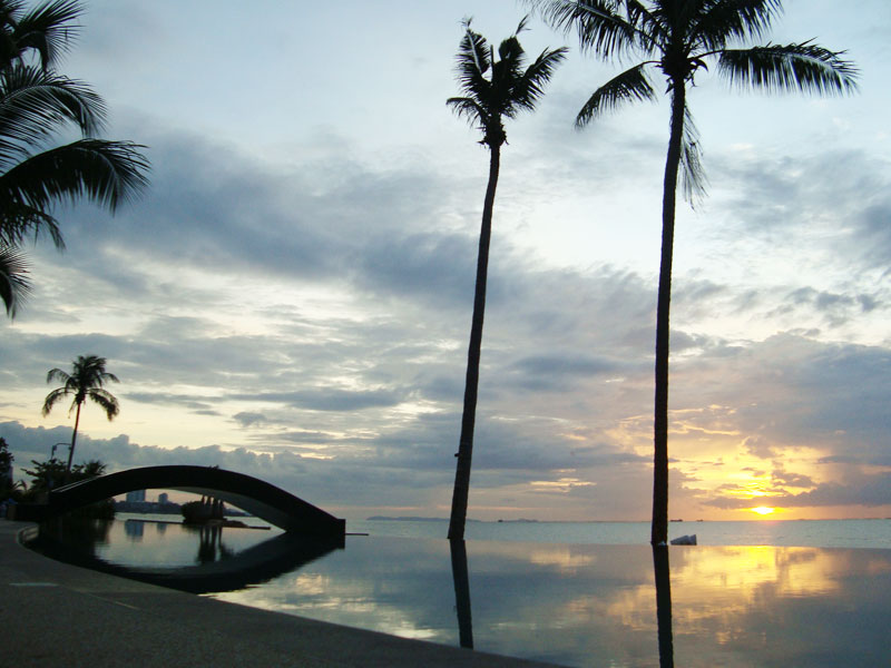 รูปภาพ โอเชียน เอจ (Ocean's Edge)