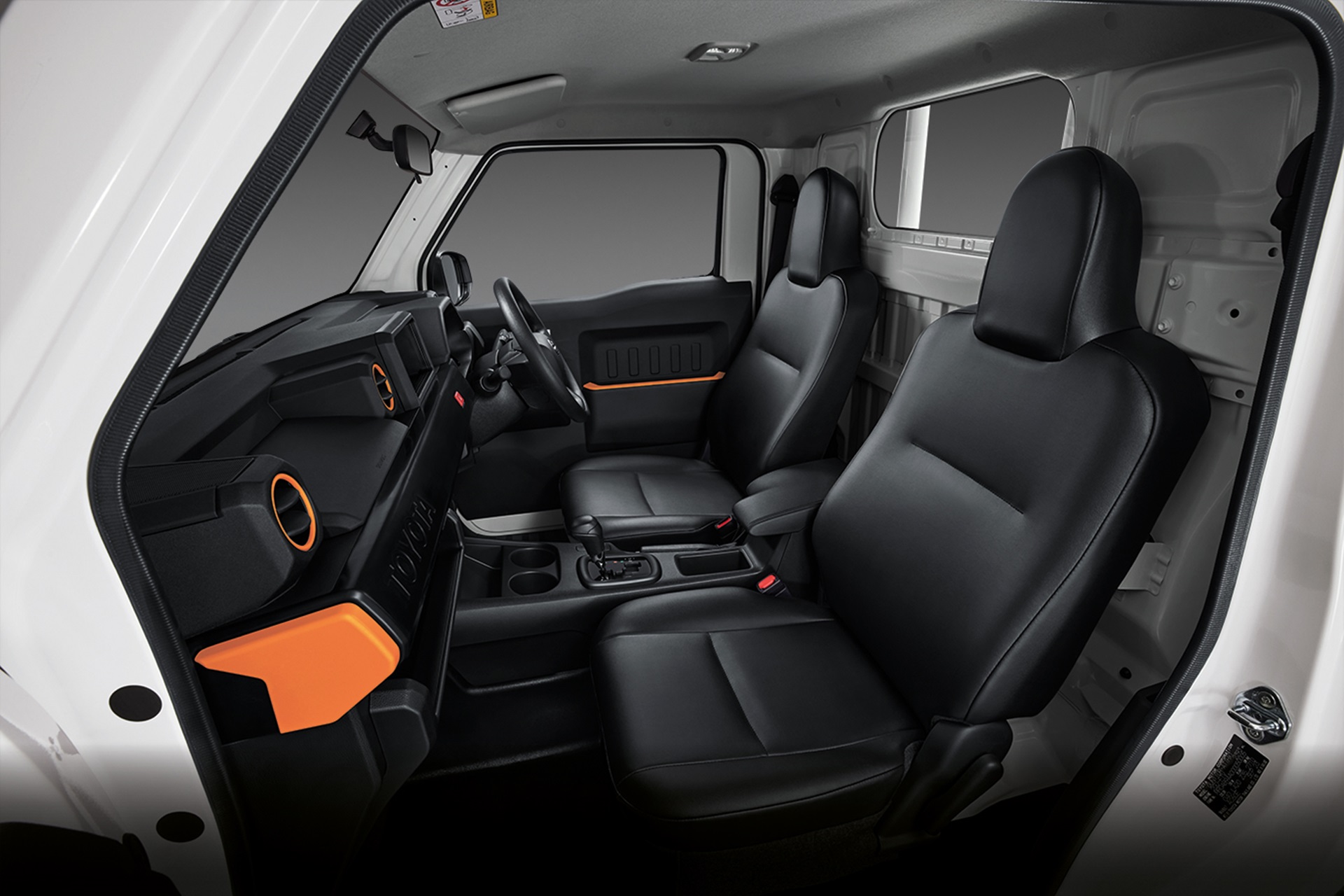 รูปภาพ โตโยต้า Toyota Hiliux Champ 2.4 Diesel AT C&C SWB ปี 2023