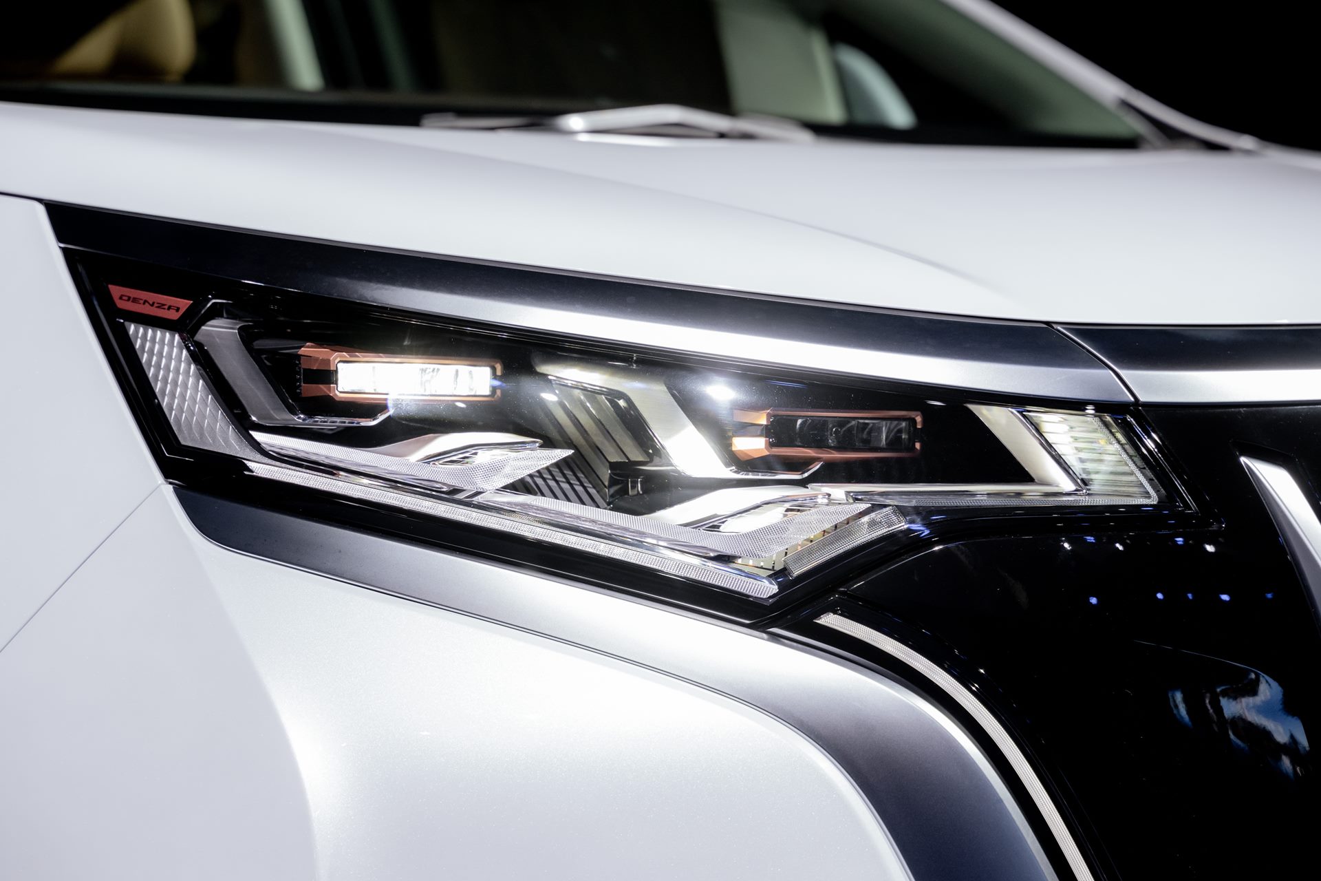 รูปภาพ เดนซ่า Denza D9 Performance AWD ปี 2024