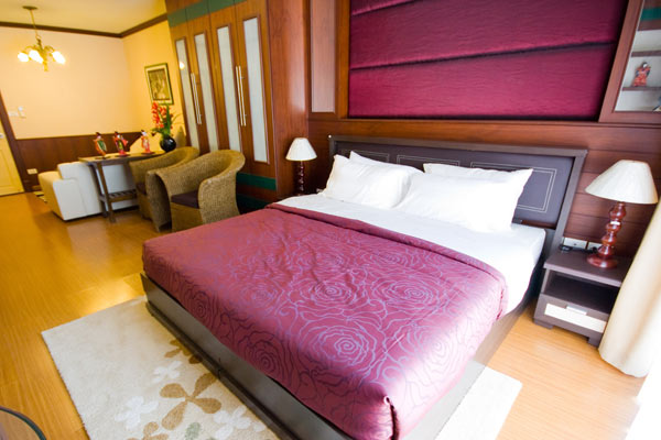 รูปภาพ เดอะ กรีนเพลส คอนโดมิเนียม (The Green Place Condominium)