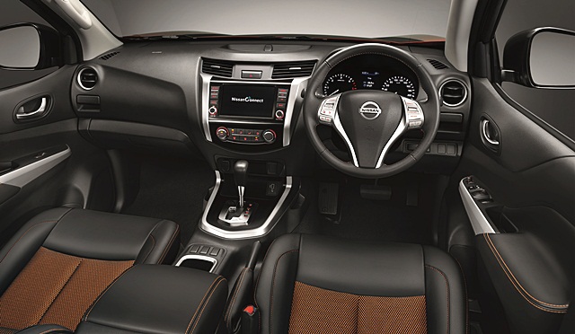 รูปภาพ นิสสัน Nissan Navara NP300 Double Cab Calibra EL 7 AT Black Edition ปี 2019